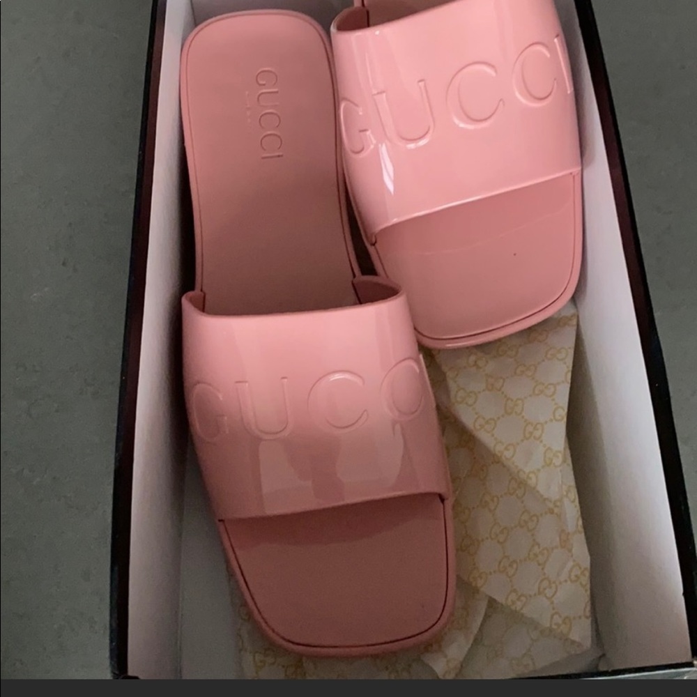 Slides Guggi brand new with box and dust bag authentic size 9-10US.